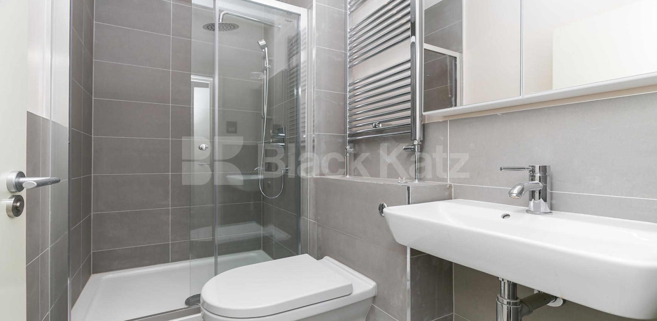 			PERFECT FOR STUDENTS & PROFESSIONALS , 2 Bedroom, 1 bath, 1 reception Apartment			 FREDERICK STREET WC1X, KINGS CROSS / ISLINGTON